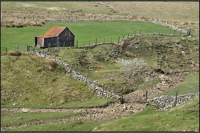 Wales' Highest Village - The Chartist Cottage - Trefil Tredegar Exterior photo